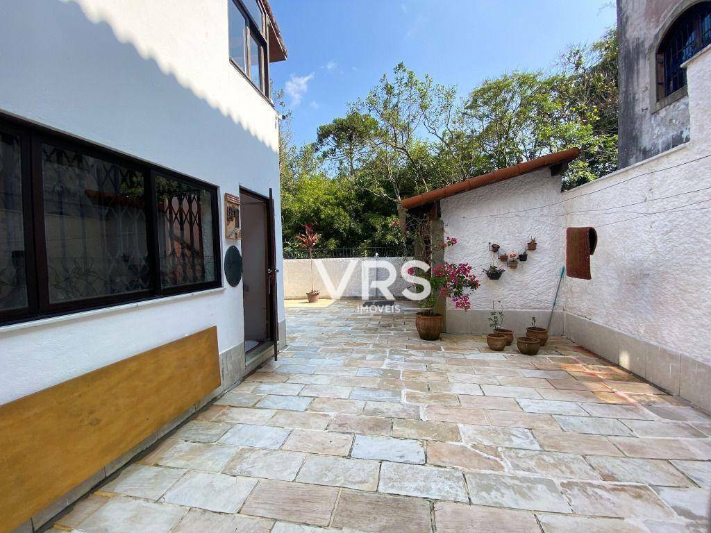 Casa à venda com 4 quartos, 180m² - Foto 23