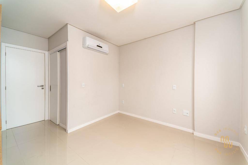 Apartamento à venda com 3 quartos, 123m² - Foto 25