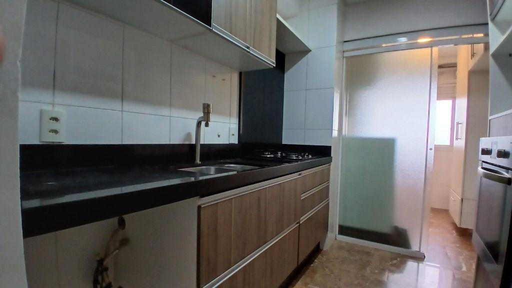 Apartamento à venda com 3 quartos, 95m² - Foto 26