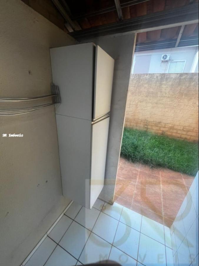 Casa de Condomínio para alugar com 3 quartos, 247m² - Foto 7