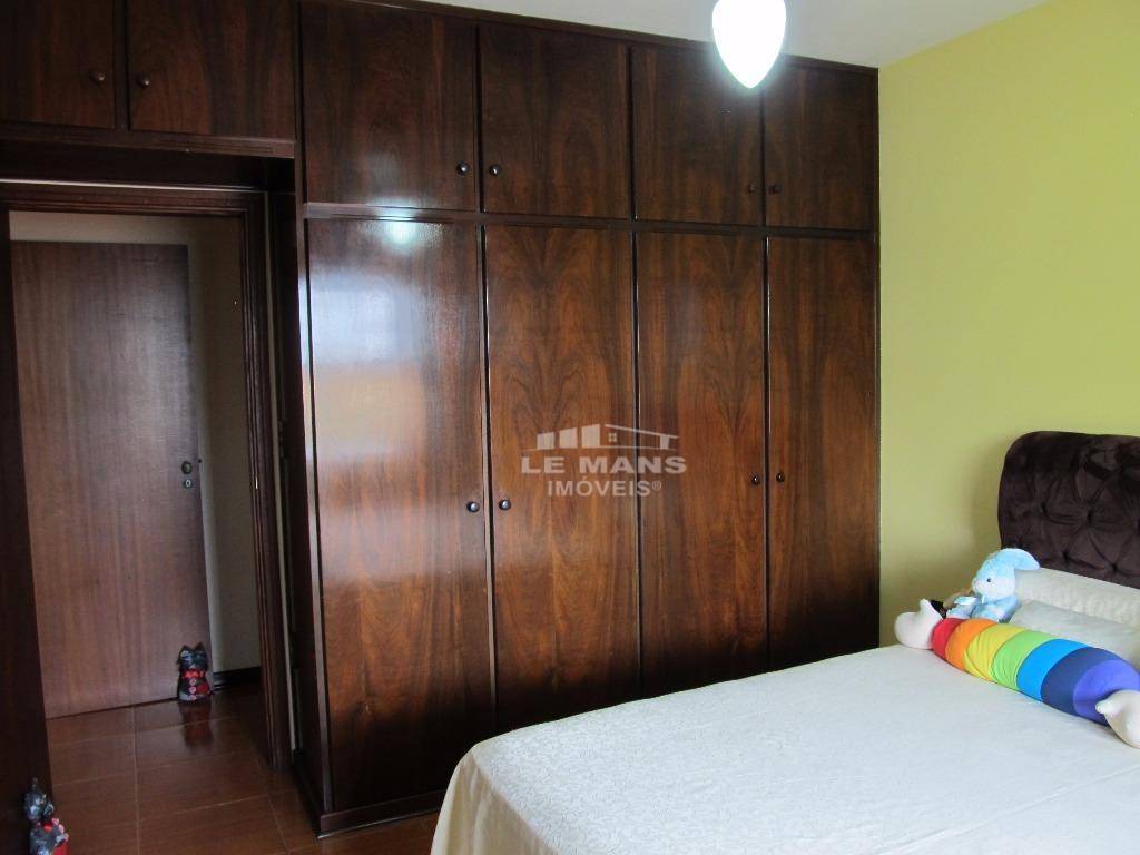 Casa à venda com 4 quartos, 380m² - Foto 24