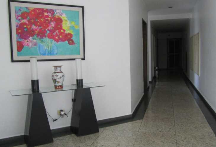 Apartamento à venda com 2 quartos, 80m² - Foto 2