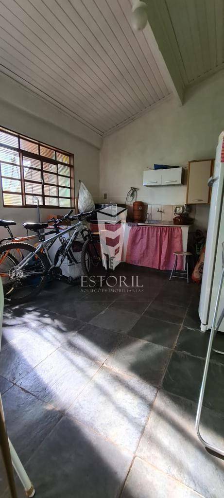 Casa à venda com 4 quartos, 200m² - Foto 8