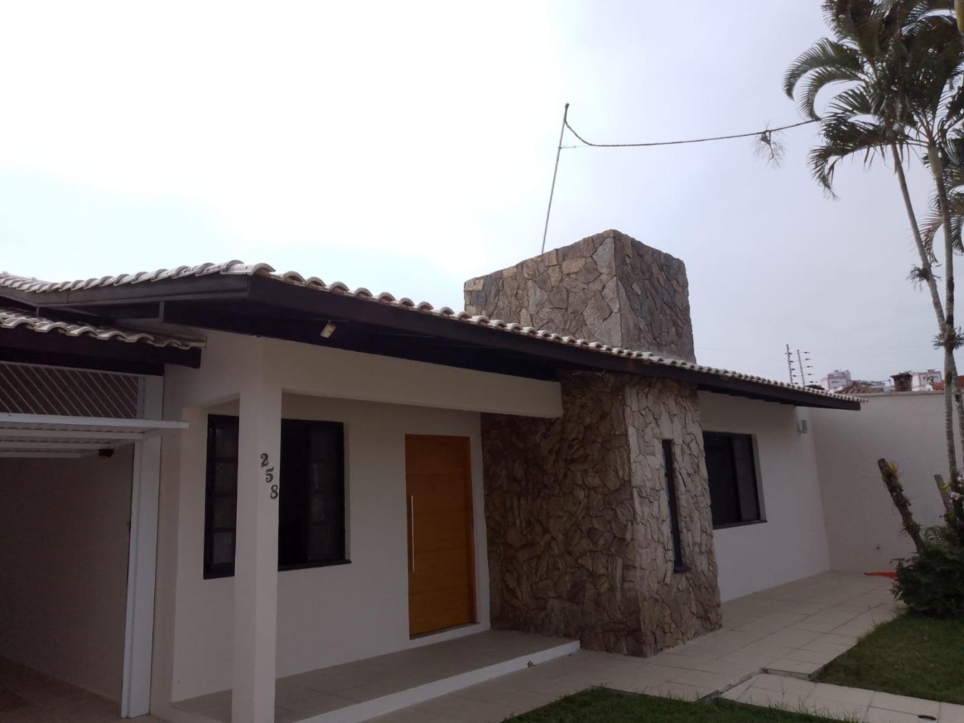 Casa à venda com 3 quartos, 195m² - Foto 2