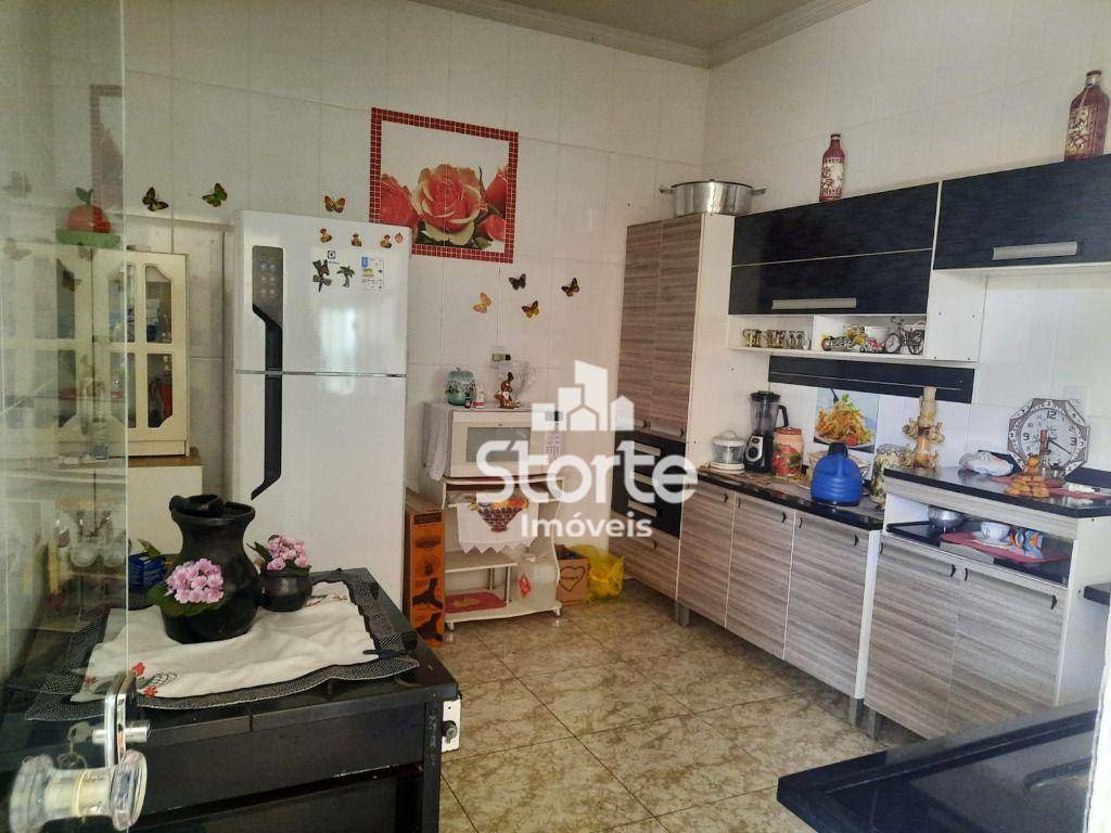 Casa à venda com 3 quartos, 330m² - Foto 5