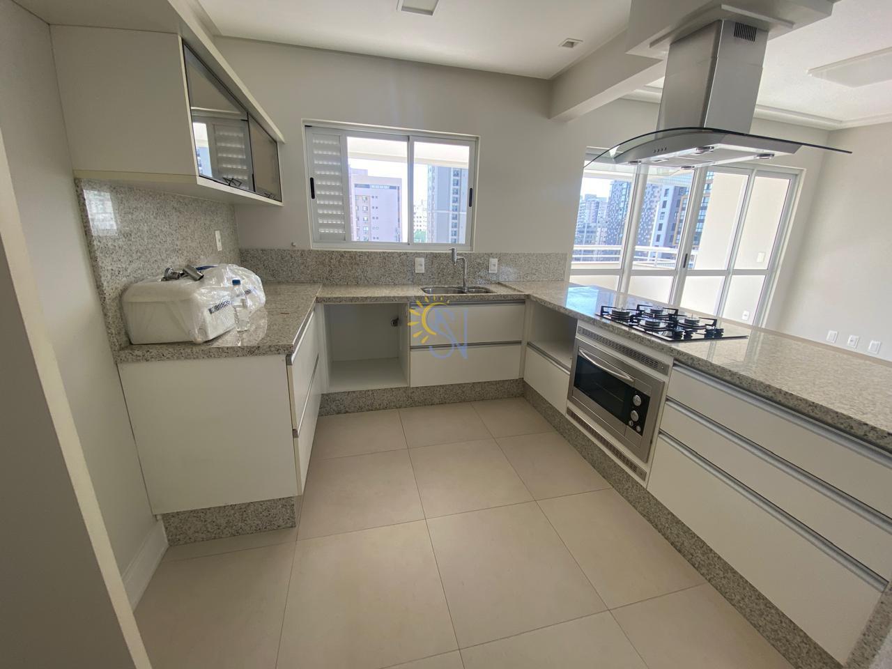 Apartamento para alugar com 3 quartos, 116m² - Foto 2