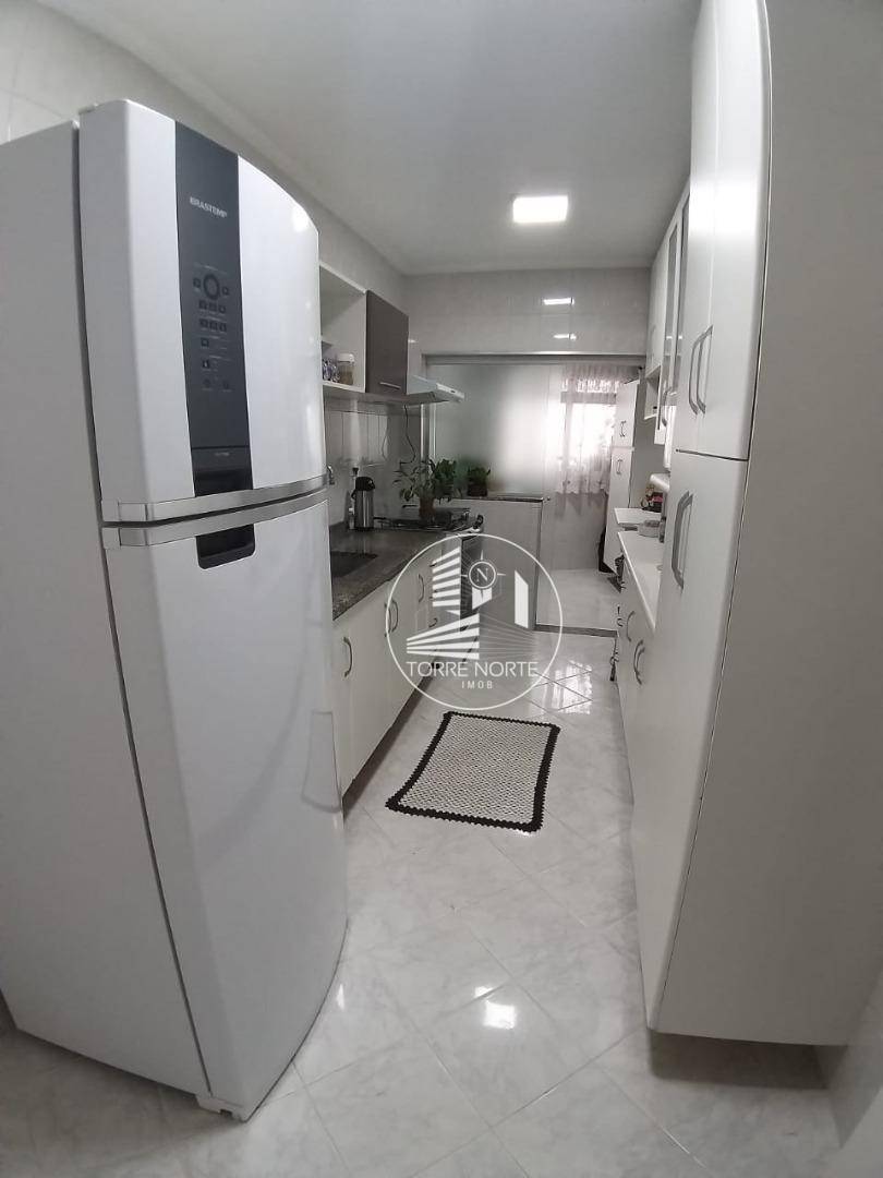 Apartamento à venda com 3 quartos, 83m² - Foto 12