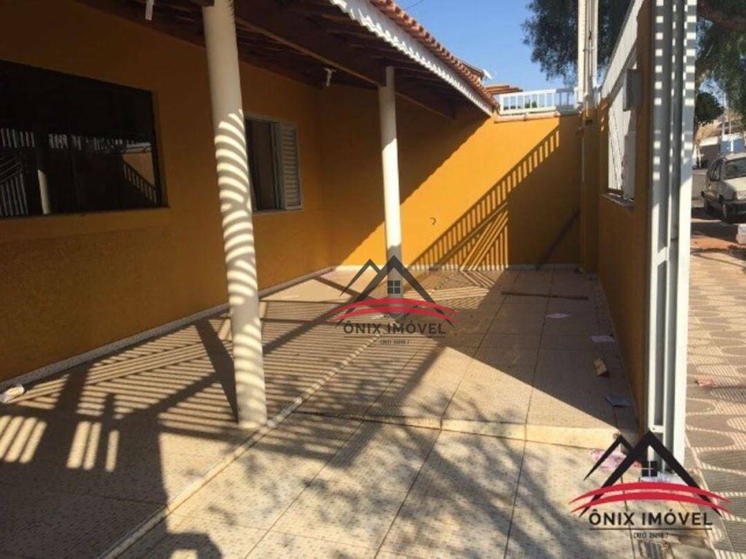 Casa à venda com 3 quartos, 170m² - Foto 1