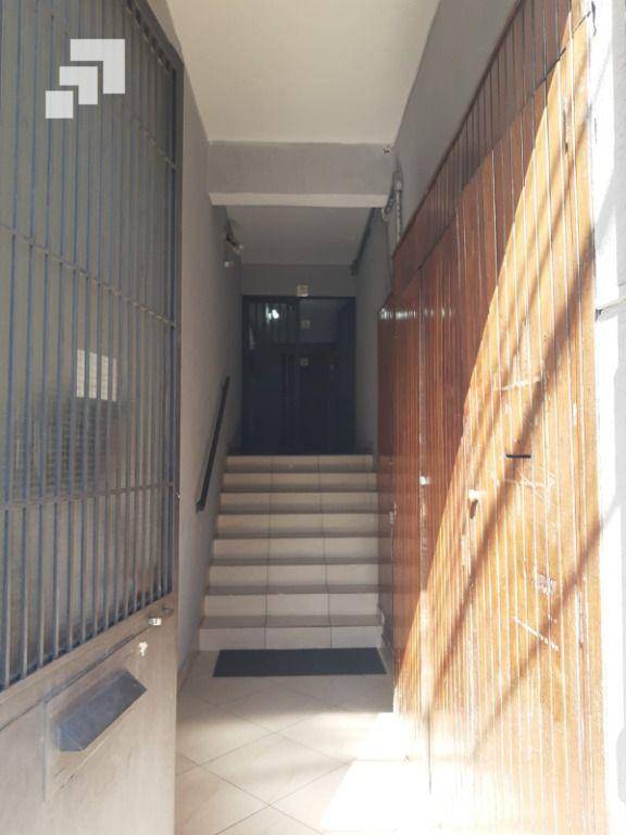 Apartamento à venda com 1 quarto, 52m² - Foto 2