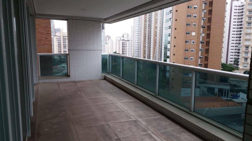 Apartamento à venda com 4 quartos, 244m² - Foto 4