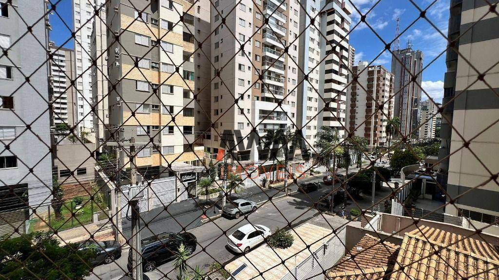 Apartamento à venda com 4 quartos, 262m² - Foto 2