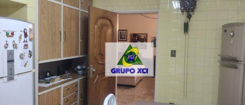 Apartamento à venda com 3 quartos, 160m² - Foto 13