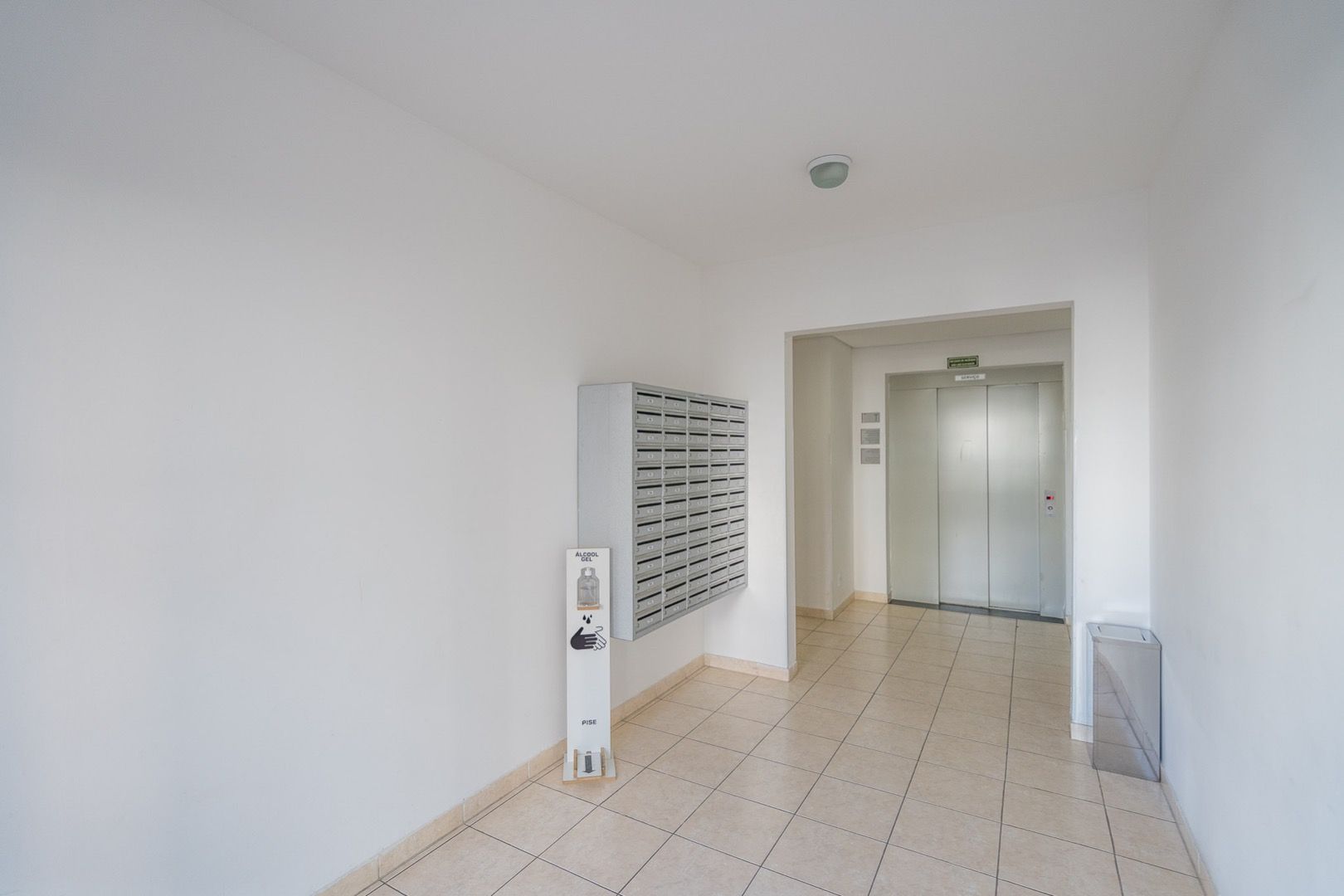 Apartamento à venda com 2 quartos, 47m² - Foto 21