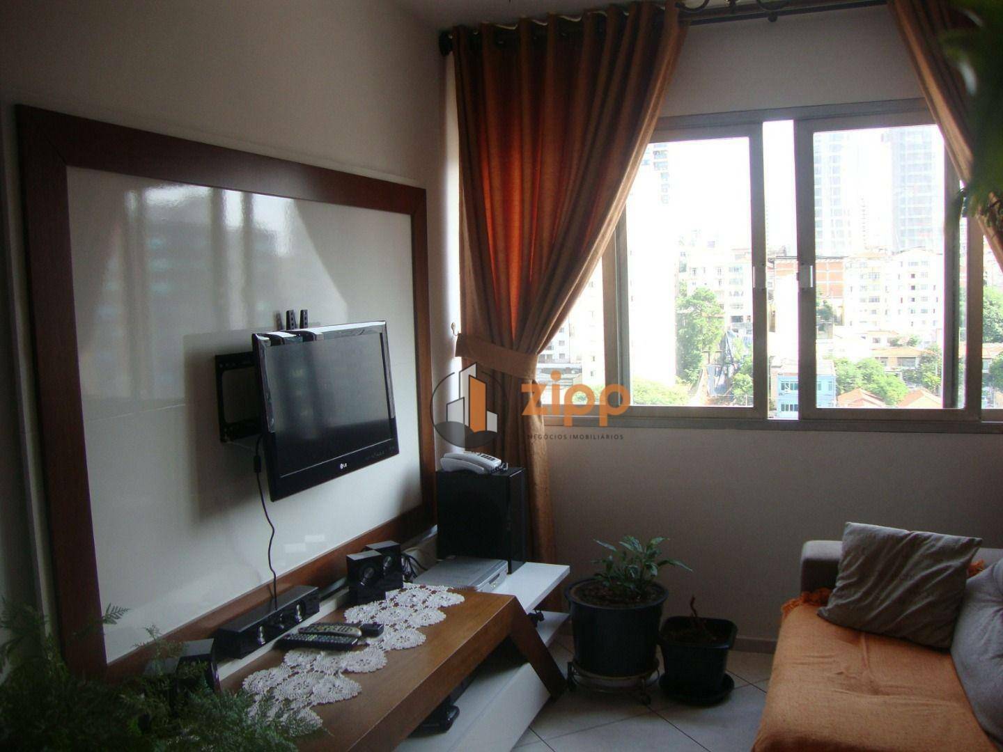 Apartamento para alugar com 3 quartos, 75m² - Foto 1