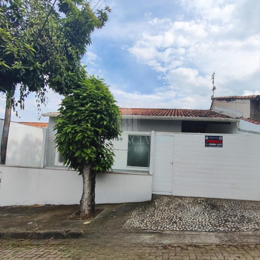 Casa à venda com 3 quartos, 146m² - Foto 1