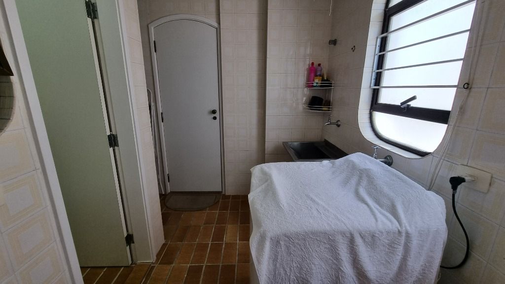 Apartamento à venda com 3 quartos, 196m² - Foto 27