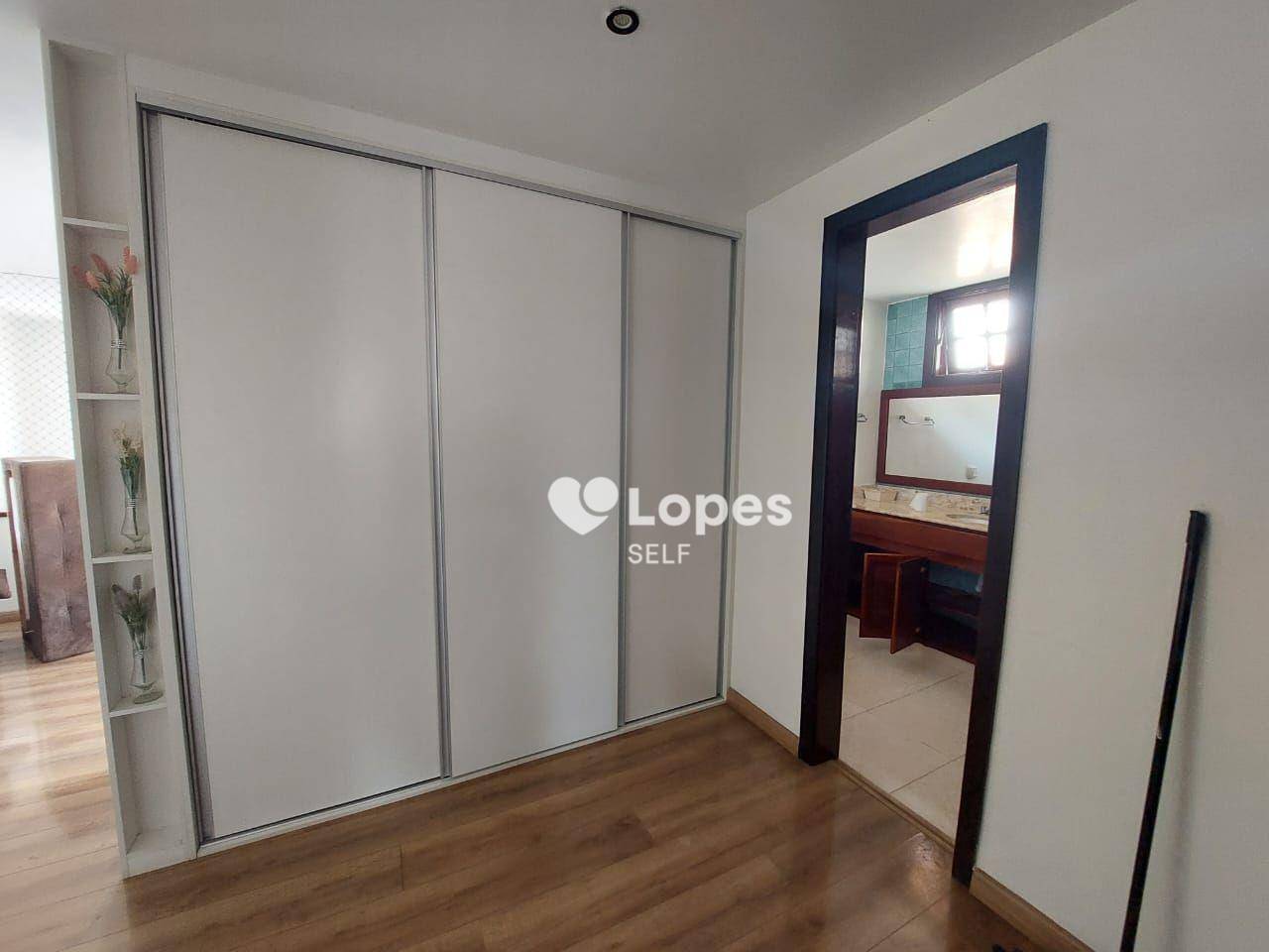 Casa à venda com 4 quartos, 361m² - Foto 24