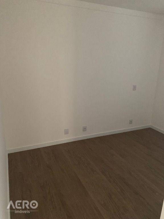 Apartamento à venda com 2 quartos, 60m² - Foto 5