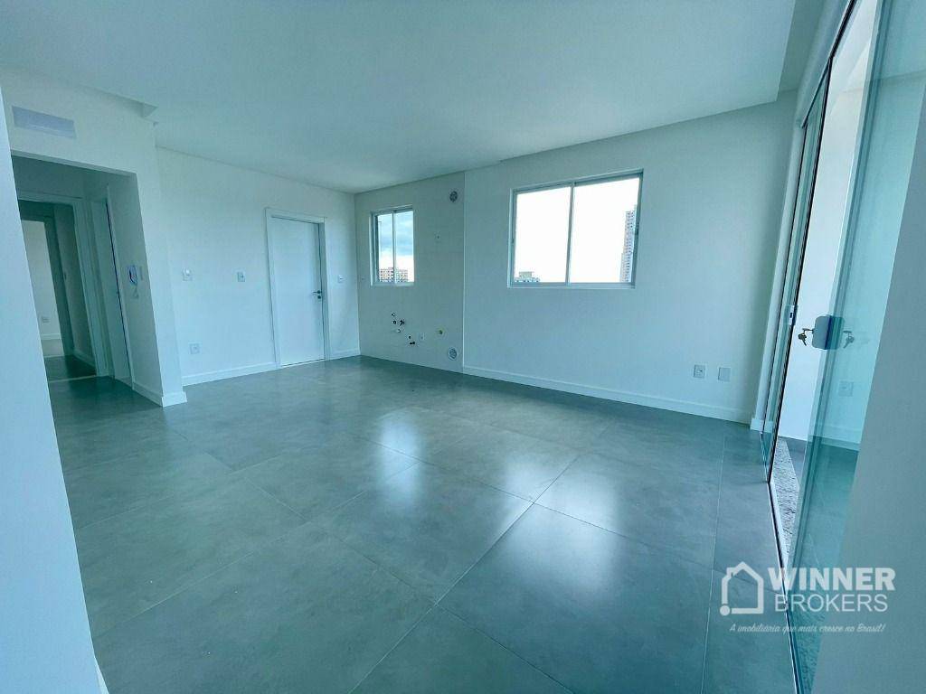 Apartamento à venda com 2 quartos, 93m² - Foto 3