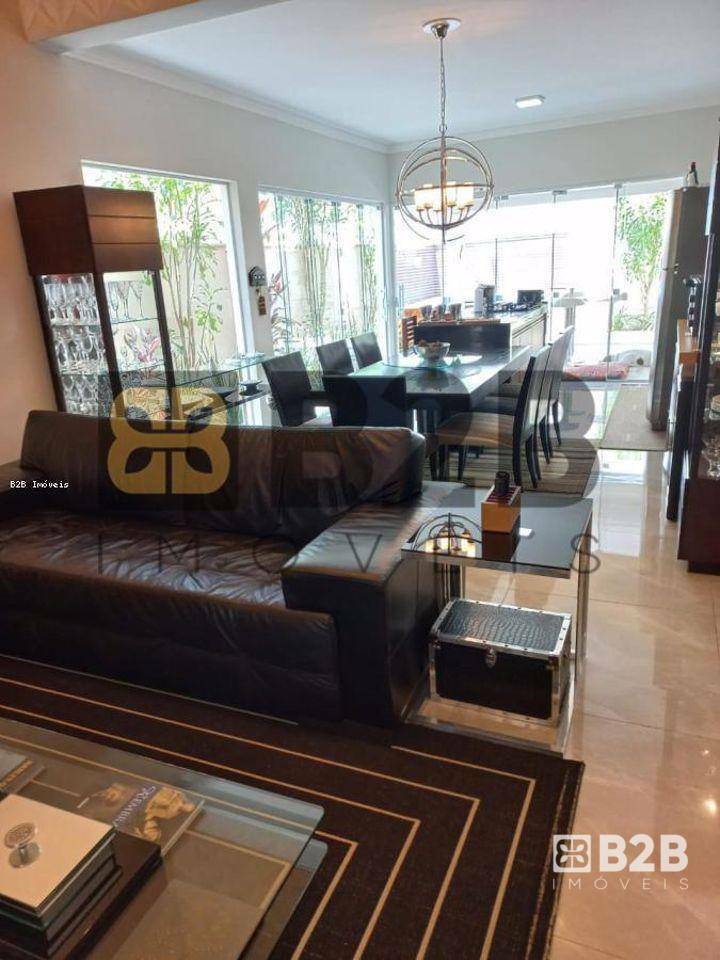 Casa à venda com 3 quartos, 150m² - Foto 4