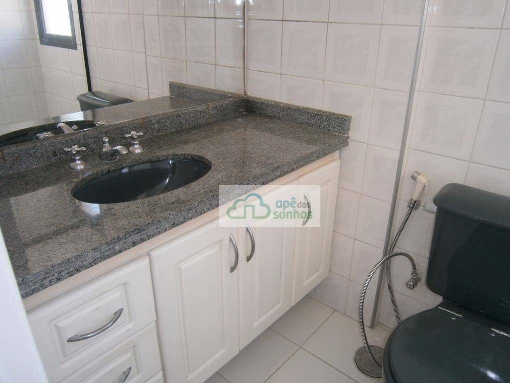 Apartamento para alugar com 2 quartos, 70m² - Foto 26