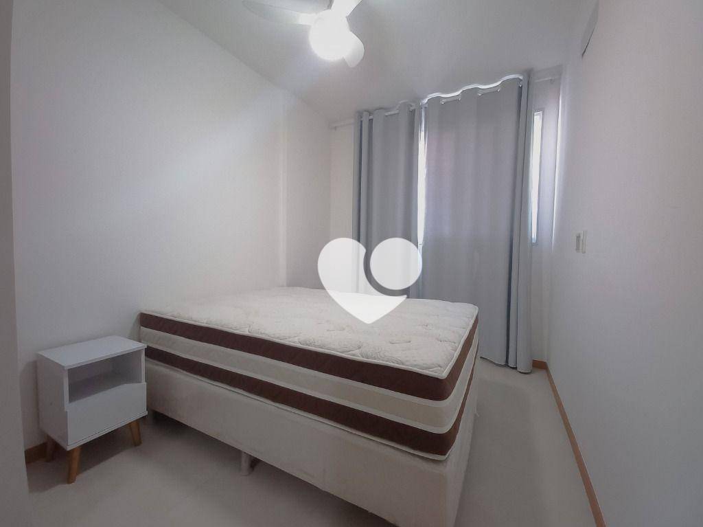 Apartamento à venda com 2 quartos, 70m² - Foto 12