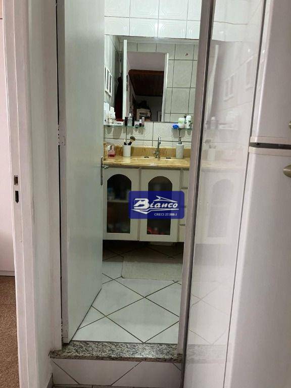 Apartamento à venda com 2 quartos, 64m² - Foto 6