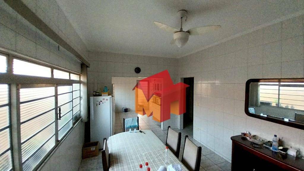 Casa à venda com 3 quartos, 197m² - Foto 18