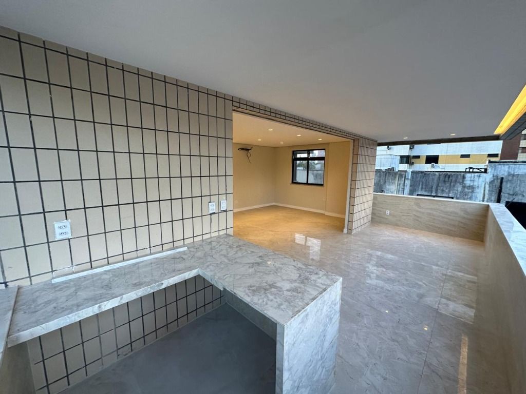 Apartamento à venda com 3 quartos, 216m² - Foto 6