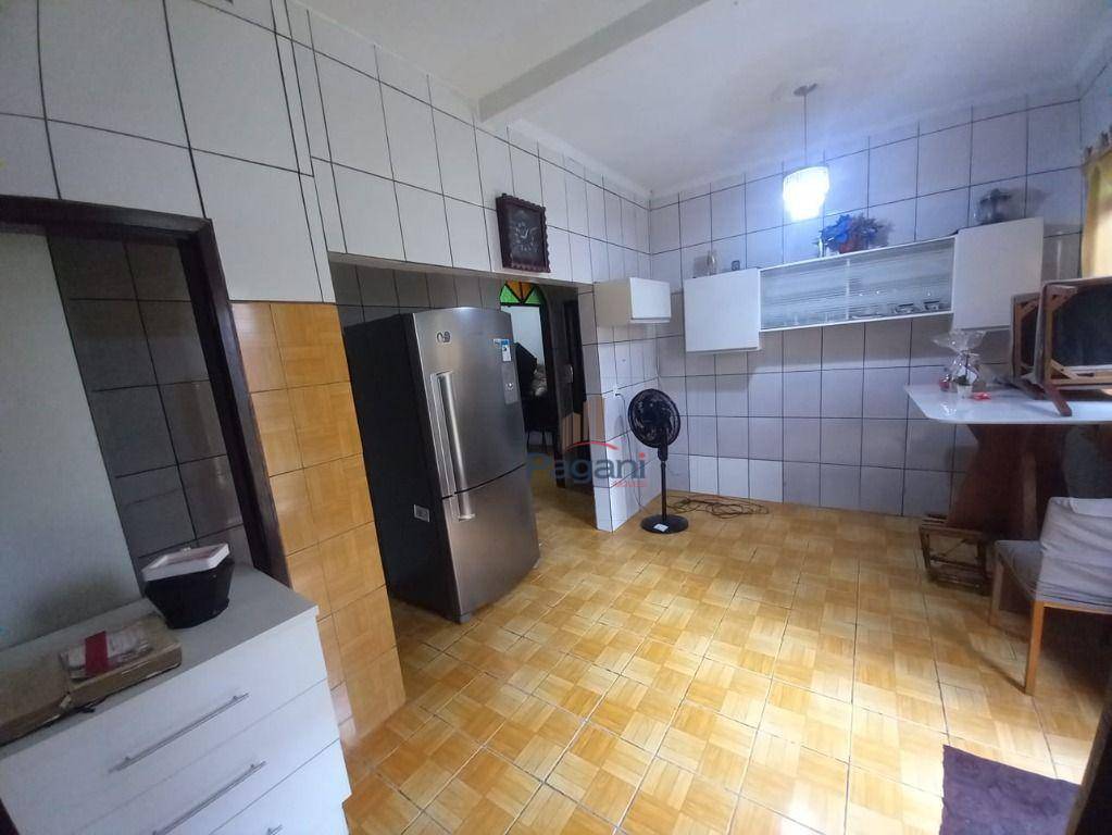 Casa à venda com 3 quartos, 125m² - Foto 1