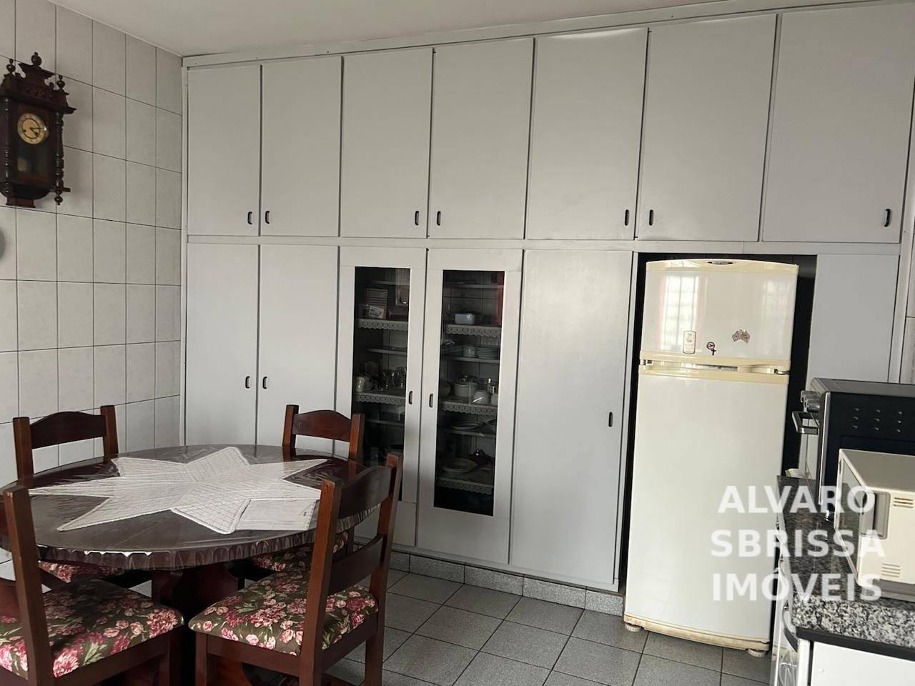 Casa à venda com 3 quartos, 163m² - Foto 2