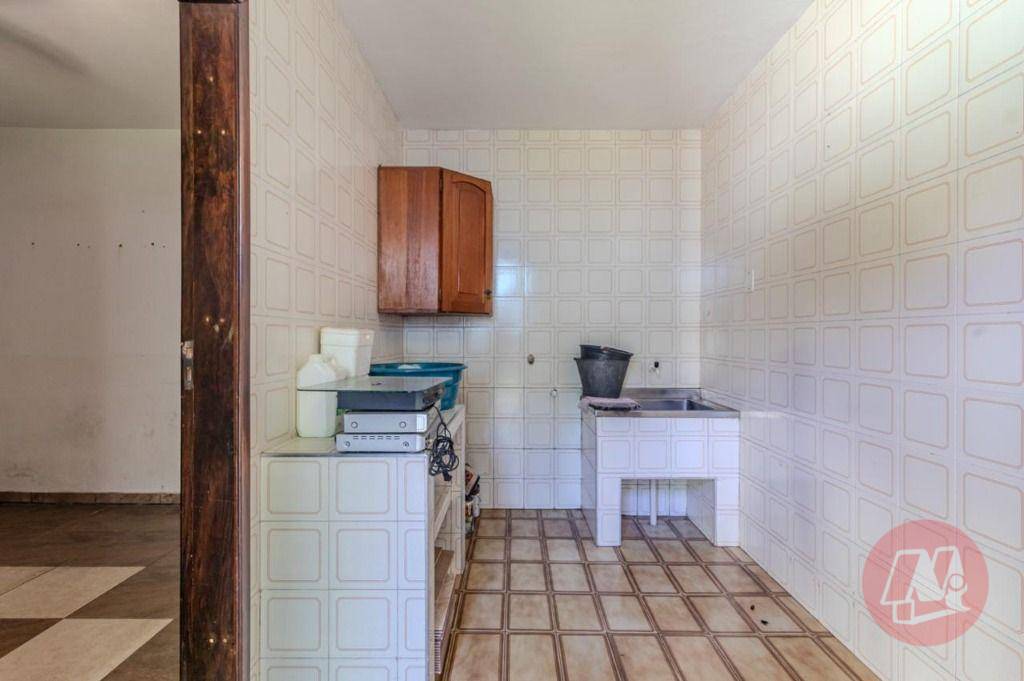 Casa para alugar com 5 quartos, 270m² - Foto 57
