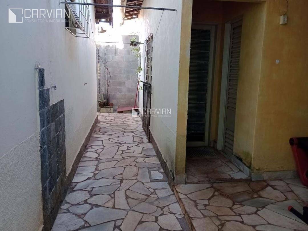 Casa à venda com 4 quartos, 200m² - Foto 18