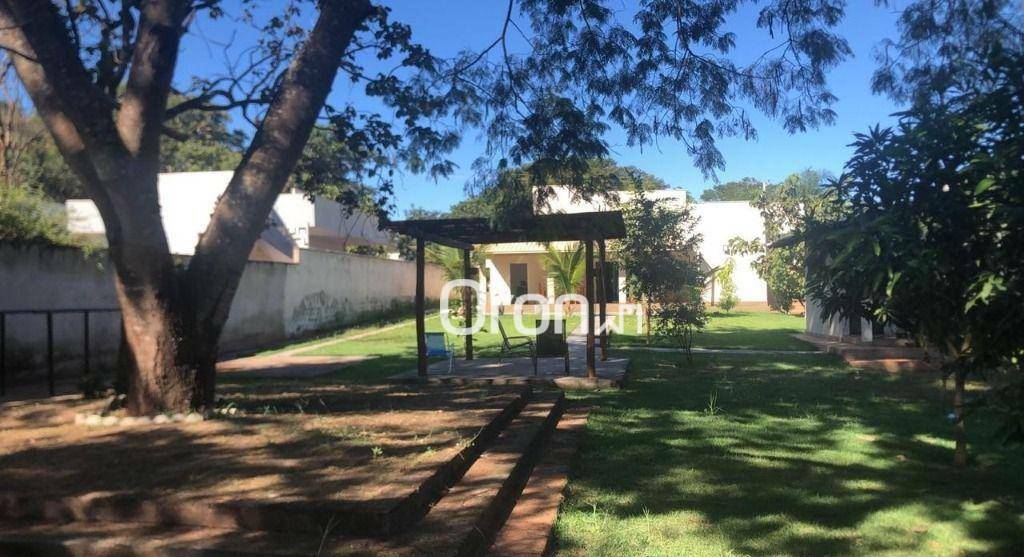 Casa de Condomínio à venda com 4 quartos, 301m² - Foto 3