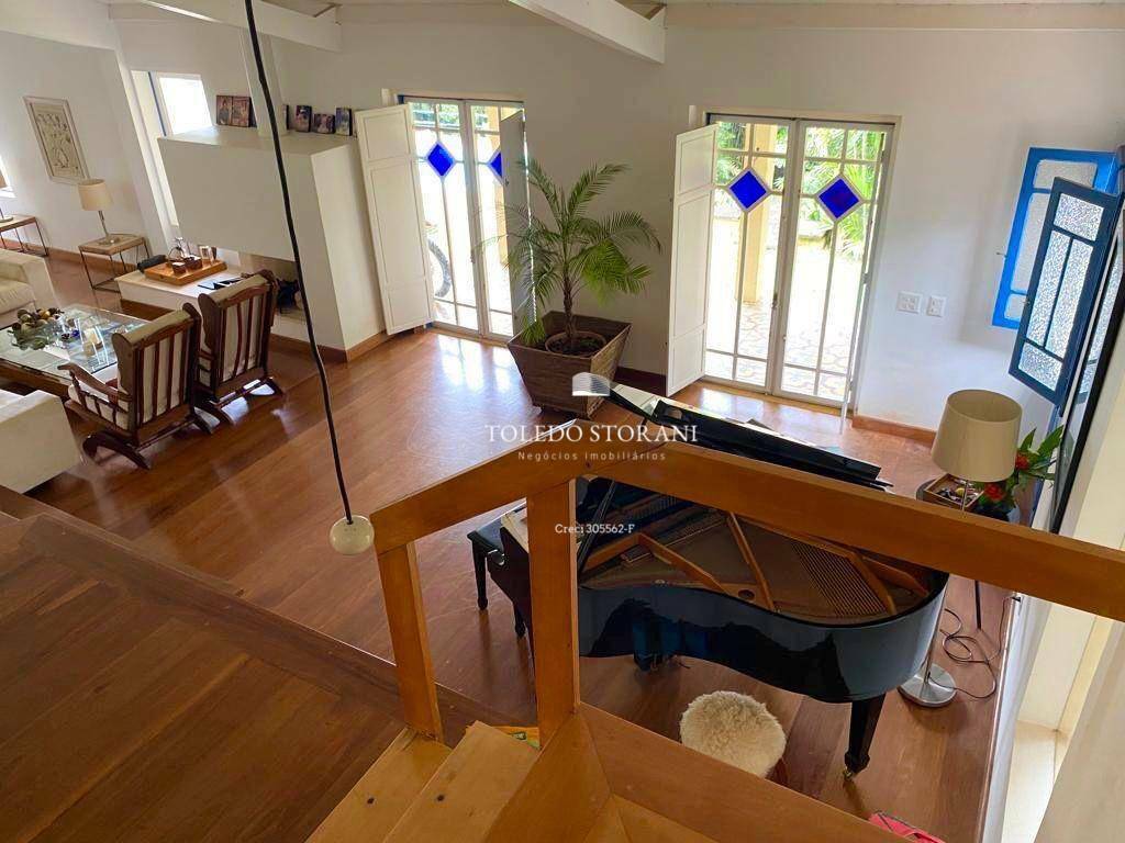 Casa de Condomínio à venda e aluguel com 3 quartos, 600m² - Foto 1