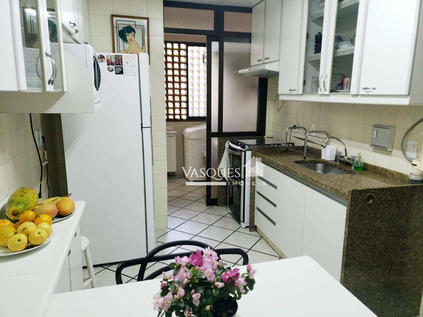 Apartamento à venda com 3 quartos, 142m² - Foto 12