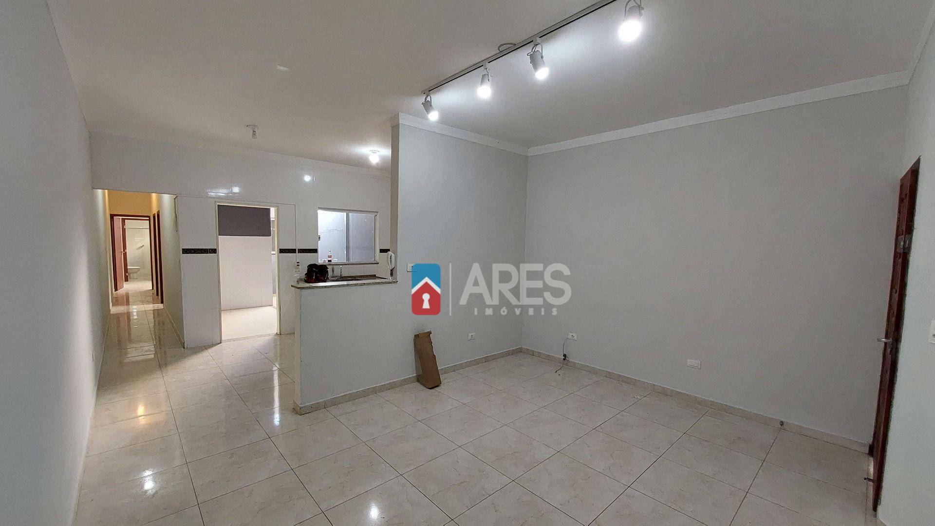 Casa para alugar com 2 quartos, 100m² - Foto 1