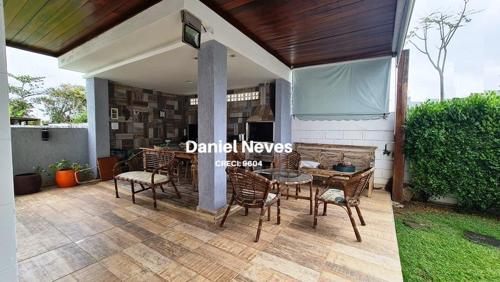 Casa de Condomínio à venda com 3 quartos, 218m² - Foto 3