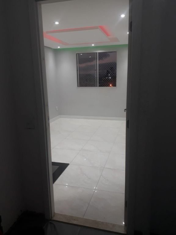 Apartamento à venda com 2 quartos, 38m² - Foto 12