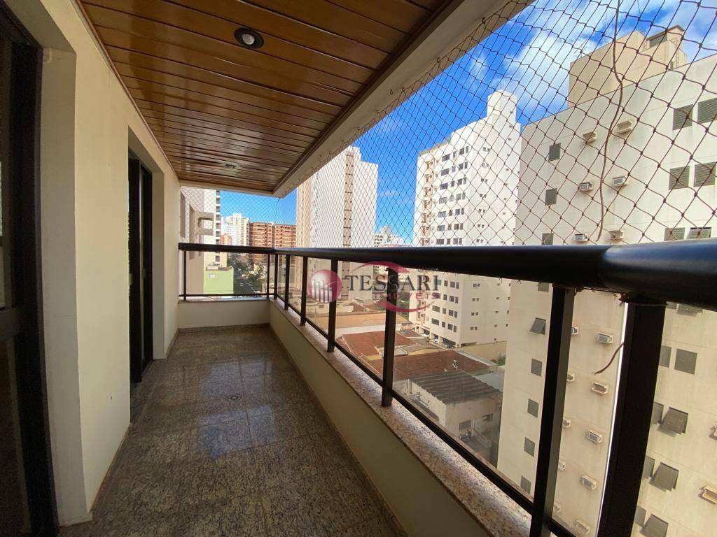 Apartamento para alugar com 3 quartos, 176m² - Foto 7