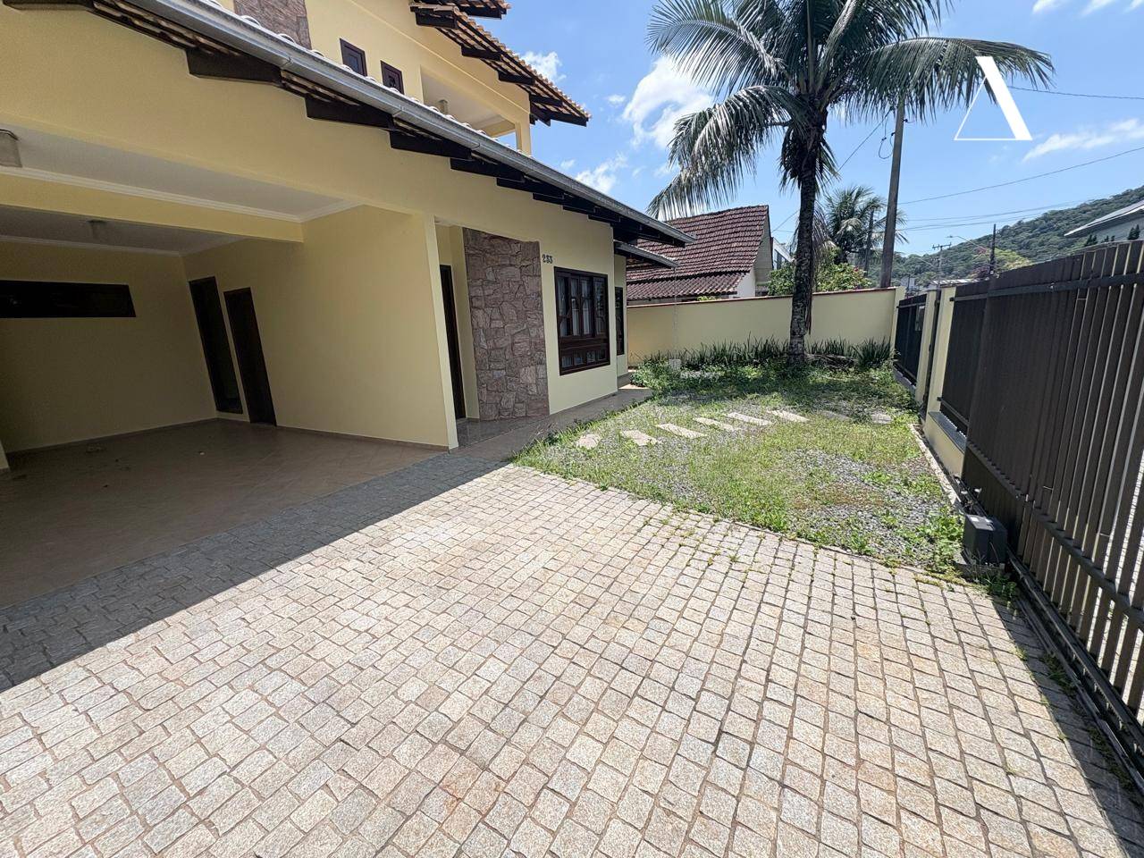 Casa, 3 quartos, 255 m² - Foto 1