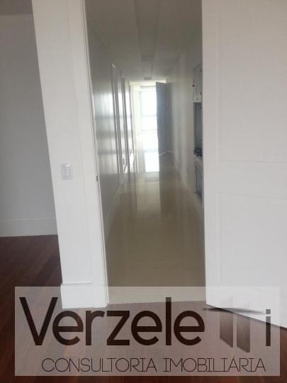 Apartamento à venda com 3 quartos, 180m² - Foto 31