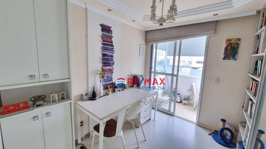 Apartamento à venda com 2 quartos, 63m² - Foto 1