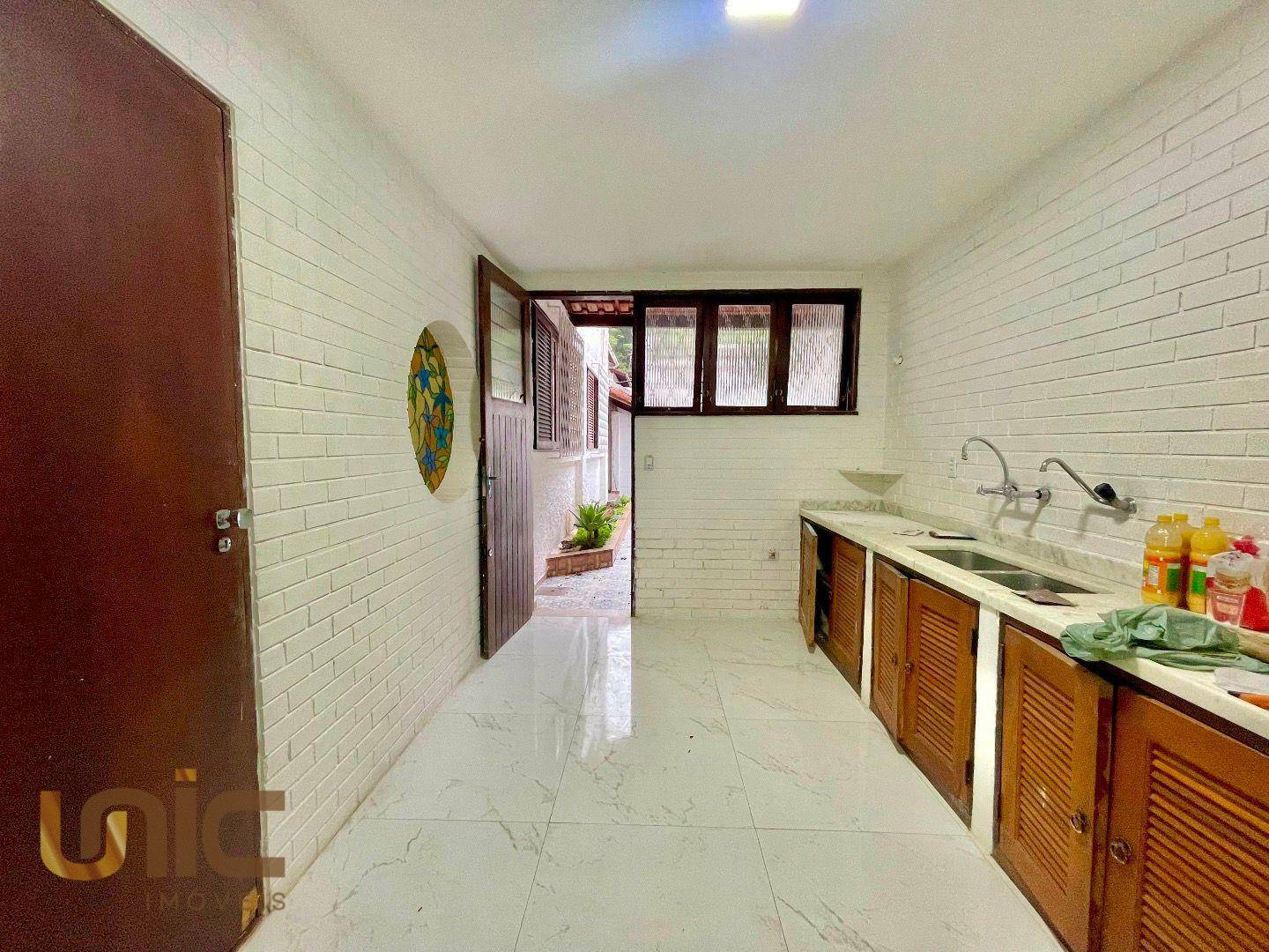 Casa de Condomínio à venda com 5 quartos, 340m² - Foto 12