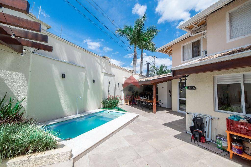 Casa de Condomínio à venda com 3 quartos, 150m² - Foto 2