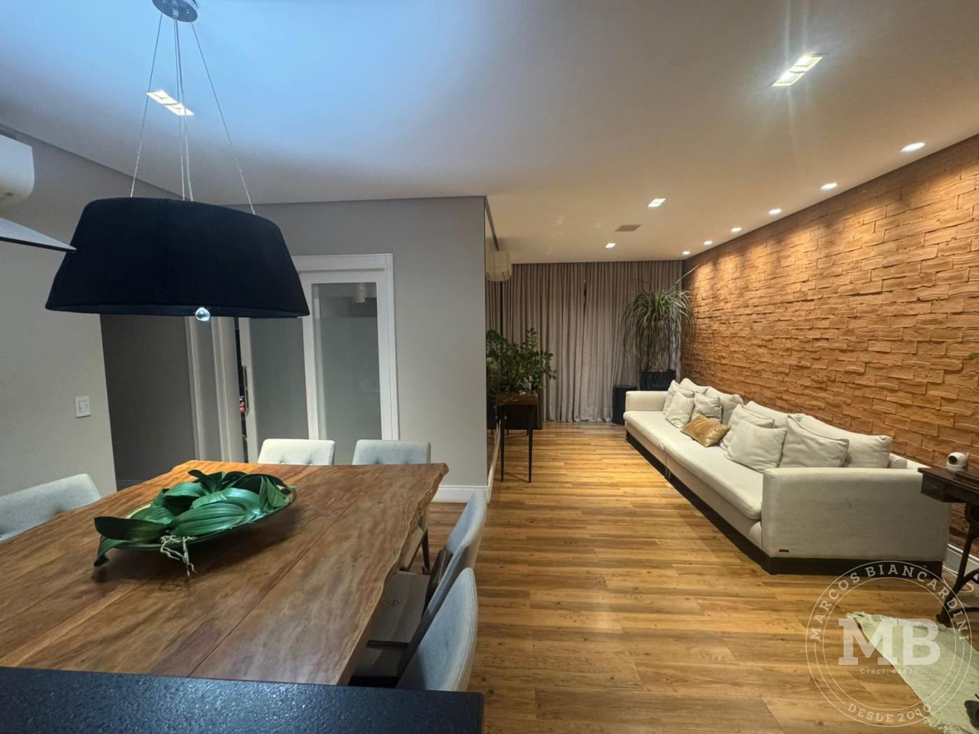 Apartamento à venda com 3 quartos, 131m² - Foto 2