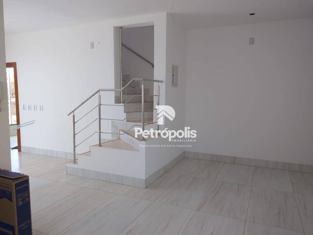 Apartamento à venda com 3 quartos, 140m² - Foto 2