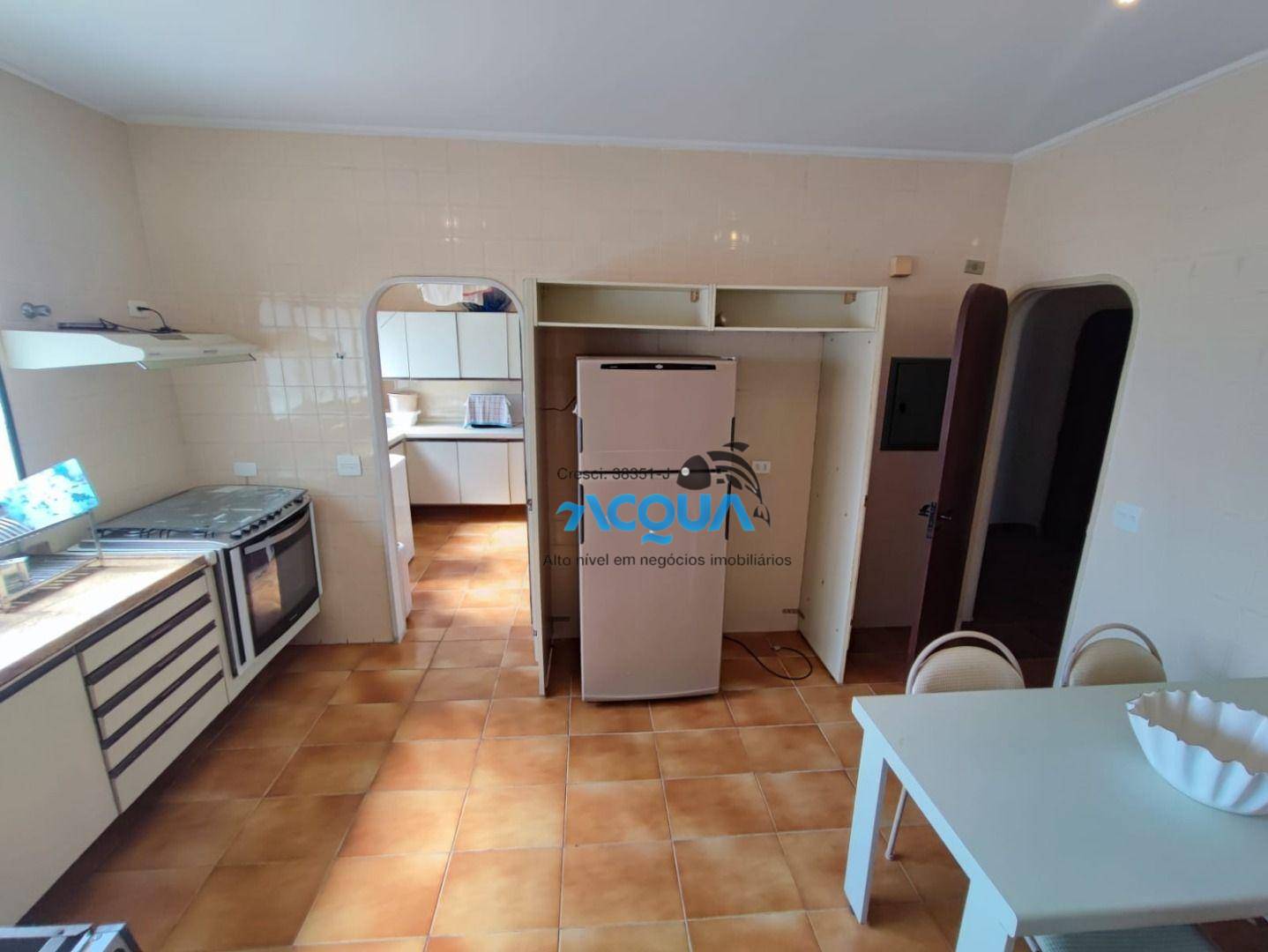 Apartamento à venda com 3 quartos, 220m² - Foto 2