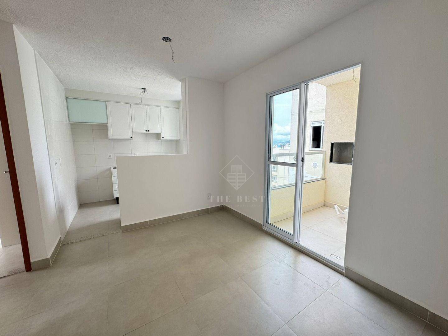 Apartamento à venda com 2 quartos, 45m² - Foto 1