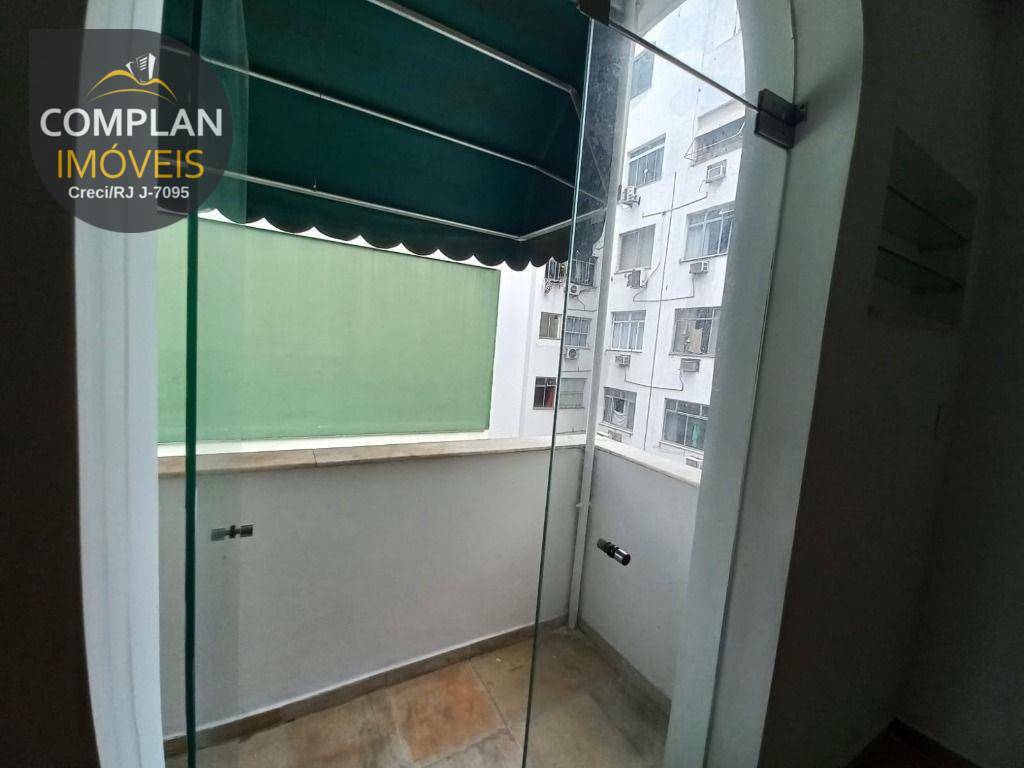 Apartamento à venda com 1 quarto, 40m² - Foto 2